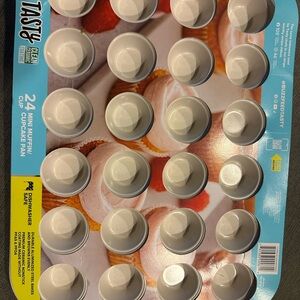 Mini Muffin Cupcake Pan - White